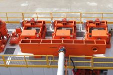 鉆機(jī)固控系統(tǒng)如何選配泥漿振動(dòng)篩？