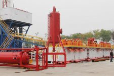 鉆井液除氣設(shè)備如何區(qū)分液氣分離器與真空除氣器？